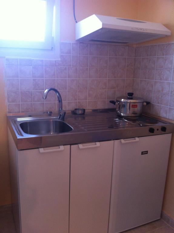Melissa Rooms Agios Kirykos  Ruang foto