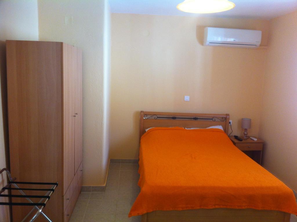 Melissa Rooms Agios Kirykos  Ruang foto